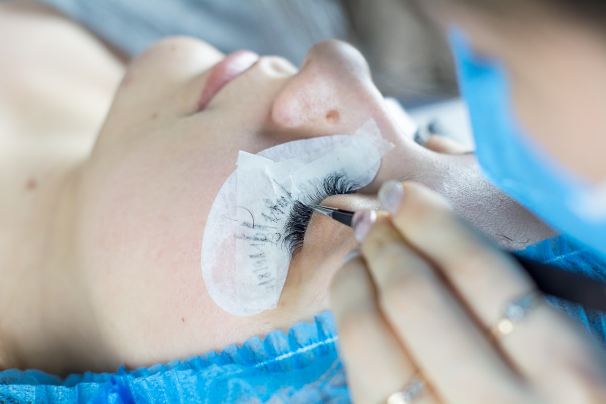 Wimpernverlängerung in Volltuch-Technik
